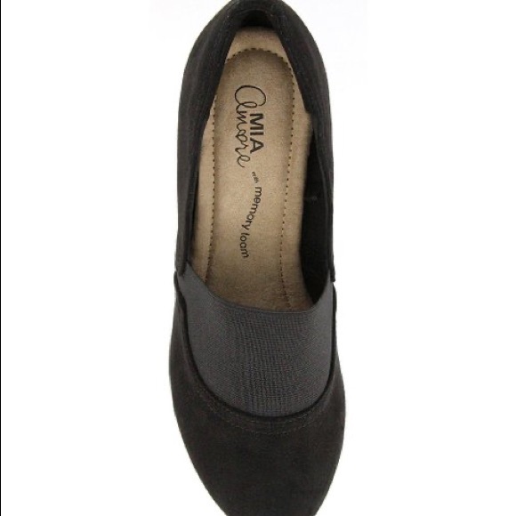 MIA AMORE MEMORY FOAM WEDGES Size 6 - Picture 3 of 4